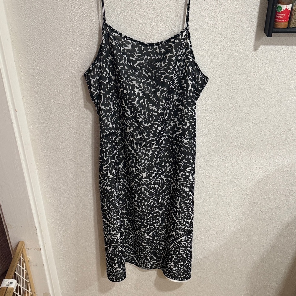 Old Navy Black and White Midi Dress